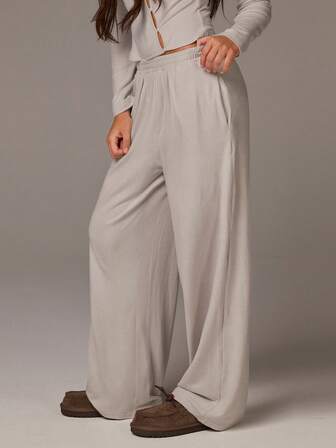 Athîral Women's Light Gray Casual Trousers,Loose H-Line Fit, Soft And Comfortable Knit Fabric.,Gray Trousers,,Casual Outfit For Women,Casual Trouserse For Women,Christmas Outfit For Women,Suitable For Both Home And Outings, Airport Outfits