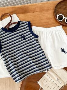 Genkimix Kids 男童休闲舒适灰蓝条纹刺绣圆领无袖背心套装，搭配白色短裤，面料柔软，适合日常穿着和运动。