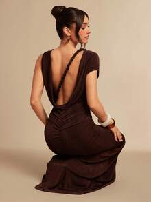 Silquee 女士优雅简约纯色露背褶皱修身鱼尾连衣裙 - 棕色 - 查看 7