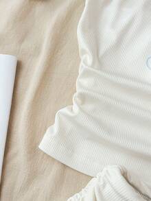 SHEIN Conjunto de Camisola con Oso Lindo y Ribete de Encaje & Pantalones Cortos con Botones para Adolescentes, Primavera & Verano, Día de San Valentín, Estilo Clean Girl/Americano, Femenino - Albaricoque - Ver 4