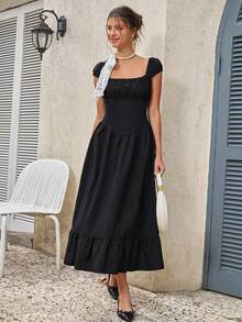 Cévolie 女士纯色方领短袖收腰优雅中长连衣裙，适合度假穿着 - 黑色 - 查看 3