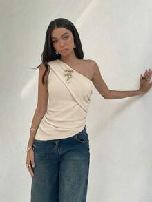 Aloruh Women's White Shirt, Fashionable Shirt Top, Elegant Solid Color Summer Asymmetrical Shoulder Pleated Shirt, White, Versatile Style, Suitable For Office, Back To School, Vacation, Bohemian Style And Other Occasions. Asymmetrical Top Draped Top One Shoulder Top One Shoulder Blouse - Beige - View 6
