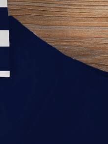 SHEIN GraphicGems 一套男婴休闲可爱小熊条纹印花圆领短袖T恤搭配布鲁克林海军蓝短裤，适合夏季外出穿着。 - 彩色 - 查看 5