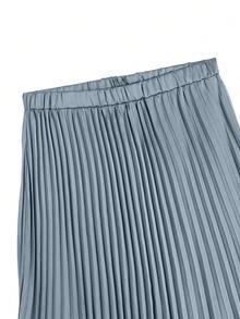 Modelyn Plus Size Solid Color Short Sleeve Embossed Shirt And A-Line Pleated Skirt 2 Pieces Set - Dusty Blue - View 3