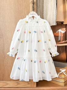SHEIN Vintaside Kids Đầm công chúa dáng rộng thanh lịch cho bé gái, cổ áo xếp ly, tay phồng, thêu jacquard, hai lớp xếp ly ở gấu đầm, thích hợp cho kỳ nghỉ, du lịch, dự tiệc, làm quà tặng, mùa xuân/thu. - trắng - Xem 3