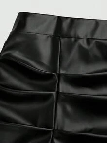 Sweetra 大码开衩褶皱PU皮A字迷你裙，修身显瘦 - 黑色 - 查看 3