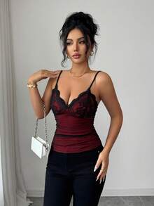 SHEIN Elenzya 蕾丝网纱拼接褶皱修身蝴蝶结吊带背心，优雅派对上衣 - 彩色 - 查看 6