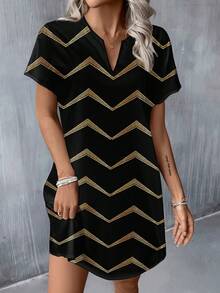 SHEIN LUNE 女士V领仿箔印花休闲户外短裙，春夏款 - 彩色 - 查看 2