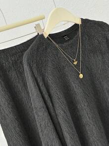 GlowEve 女士优雅毛衣和人造皮草半身裙套装，秋冬款 - 灰色 - 查看 5