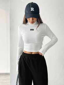 SHEIN EZwear Women's Knitted Turtleneck Letter Patch White Long Sleeve Slim Fit T-Shirt Crop Top Long Sleeve Turtle Neck Top Shirts Crop High Neck Tops,Fall,Fall Clothes For Women - White - View 5