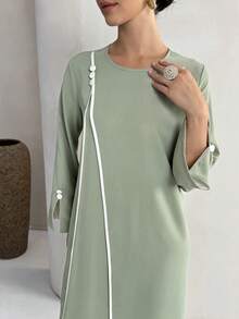 Al Najma فستان عربي كاجوال فضفاض طويل الأكمام مع أزرار وتصميم ألوان متباينة وأكمام مفتوحة، مناسب للحفلات والسفر - أخضر - مشاهدة 1