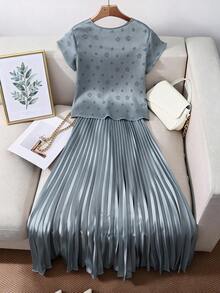 Modelyn Plus Size Solid Color Short Sleeve Embossed Shirt And A-Line Pleated Skirt 2 Pieces Set - Dusty Blue - View 2