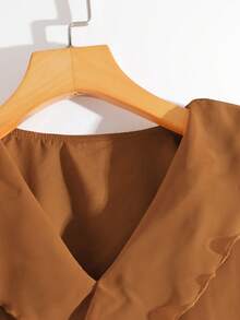 SHEIN Franclia 2pcs Women Ruffle V-Neck Top And Pleated Pocket Pants Set - Multicolor - View 3