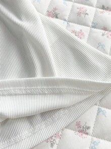 Elamini Camiseta ajustada de manga corta con volantes, parches de color contrastante y lazo, de canalé blanco, para mujer, para primavera/verano, uso diario, oficina minimalista, elegante y versátil - Blanco - Ver 6