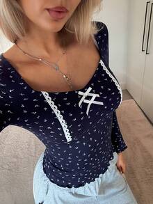 DAZY 甜美對比色蝴蝶結荷葉邊碎花修身女款睡衣上衣 - 藍色 - 查看 3