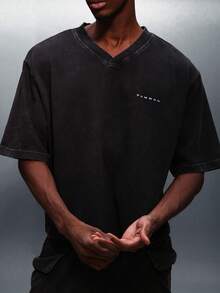 PLAYBOY X SUMWON 宽松V领短袖T恤，背面印有大兔子图案 - 黑色 - 查看 3