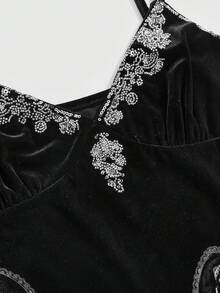 ROMWE Goth 哥特暗黑娃娃印花亮片领紧身背心 - 黑色 - 查看 3