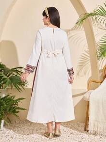 女童斋月长袍连衣裙，长袖，菱形印花，腰部系带，适合春夏穿着 - 白色 - 查看 2