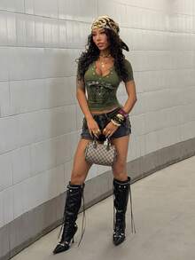 StreetHx Áo thun dài tay nữ mùa xuân/hè màu xanh quân đội cổ chữ V, trang trí khoen kim loại, họa tiết cánh chim Gothic, đính đá, phong cách đường phố Y2K cá tính, thích hợp cho học sinh. - xanh quân đội - Xem 4