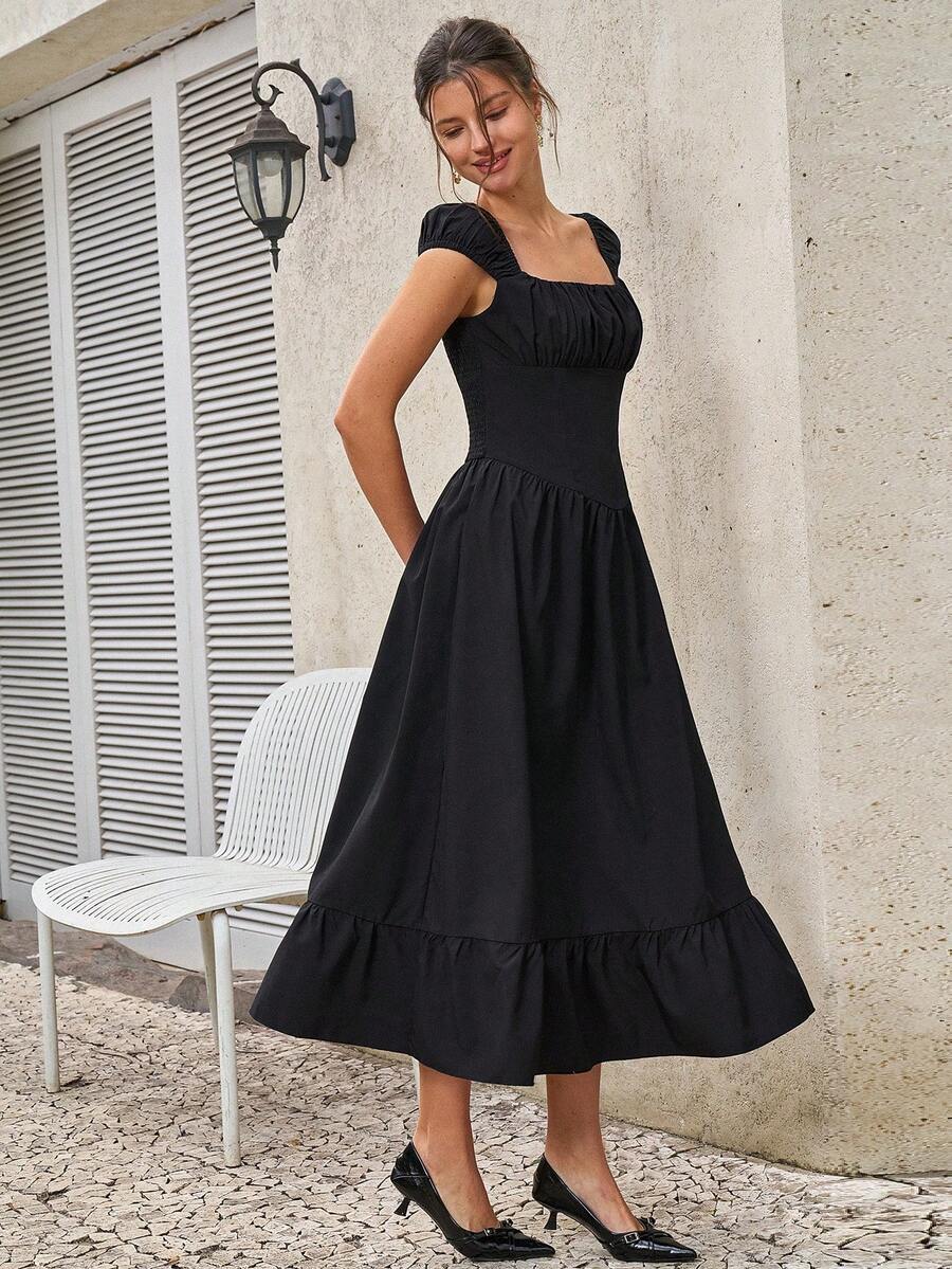 Cévolie 女士纯色方领短袖收腰优雅中长连衣裙，适合度假穿着 - 黑色 - 查看 1