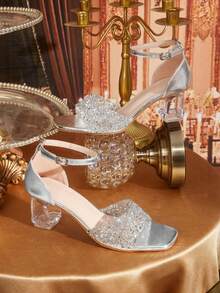 CUCCOO TILAWA 女士时尚亮面立体花朵方头粗跟高跟凉鞋 - 銀色 - 查看 1