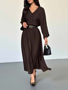 SHEIN PETITE Đầm maxi nữ màu nâu, cổ chữ V, tay lửng, chất liệu vải dệt họa tiết, dáng rộng, thích hợp cho các buổi đi chơi và du lịch, mùa xuân hè, đầm maxi màu nâu thanh lịch dành cho nữ. - màu nâu - Xem 1