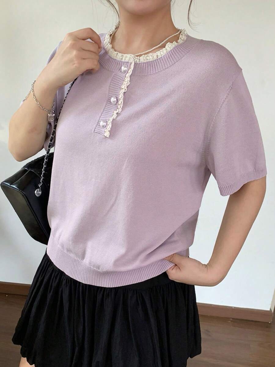 Dazy Plus 紫色撞色蕾丝优雅修身短袖针织上衣 - 淡紫色 - 查看 1