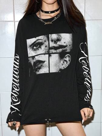 ROMWE Avant Camiseta holgada de mujer con estampado retro de eslogan de labios, decoración de ojales y remaches, estilo streetwear Y2K