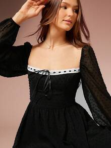 WESTFADE Đầm ngắn tay dài xếp tầng bồng bềnh bằng chiffon chấm bi, cổ vuông, thắt nơ phía trước, dáng xòe. Thích hợp cho mùa thu, đông, lễ hội, Giáng sinh, đêm giao thừa, thanh lịch, phong cách boho, thường ngày, dễ thương, trang phục phương Tây. - màu đen - Xem 4