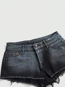 ROMWE Grunge Punk Shorts vaqueros mini de tiro bajo desgastados con estampado metálico, estilo Y2K - Negro - Ver 4
