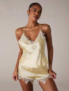 SHEIN BAE 蕾丝花边 V 领露背仿丝女士吊带背心和短裤睡衣套装 - 黃色 - 查看 7