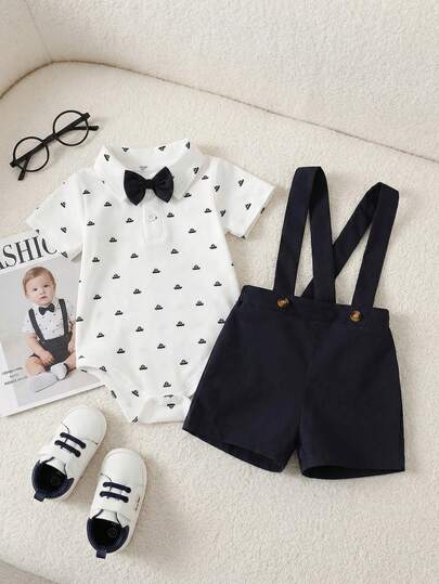 SHEIN Playful Pals 一件男婴连体衣，配领结，黑白三角图案短袖衬衫领黑色领结设计，可爱藏蓝色背带短裤，绅士风格