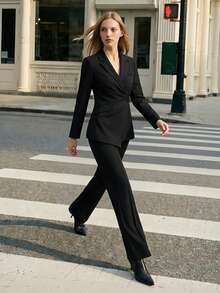 Lumivelle Bộ vest nữ dài tay màu đen dệt kim với ve áo nhọn. - màu đen - Xem 1