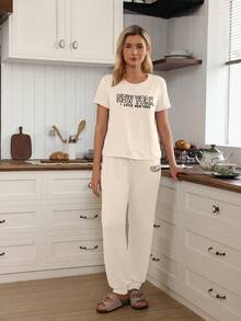 Doze Lane 英文印花短袖上衣和裤子睡衣套装 - 米色 - 查看 4