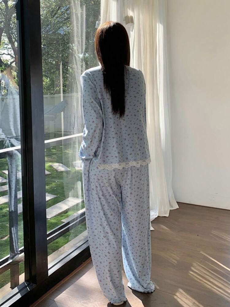 Dazy Plus Plus Size Women Elegant Ditsy Floral 2-Piece Pajama Set, Loose Contrast Lace Top And Straight Pants, Spring/Autumn Sleepwear