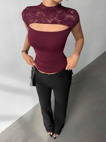 Aloruh 女士优雅圆领镂空蕾丝拼接修身无袖酒红色短袖T恤 - 酒紅色 - 查看 10