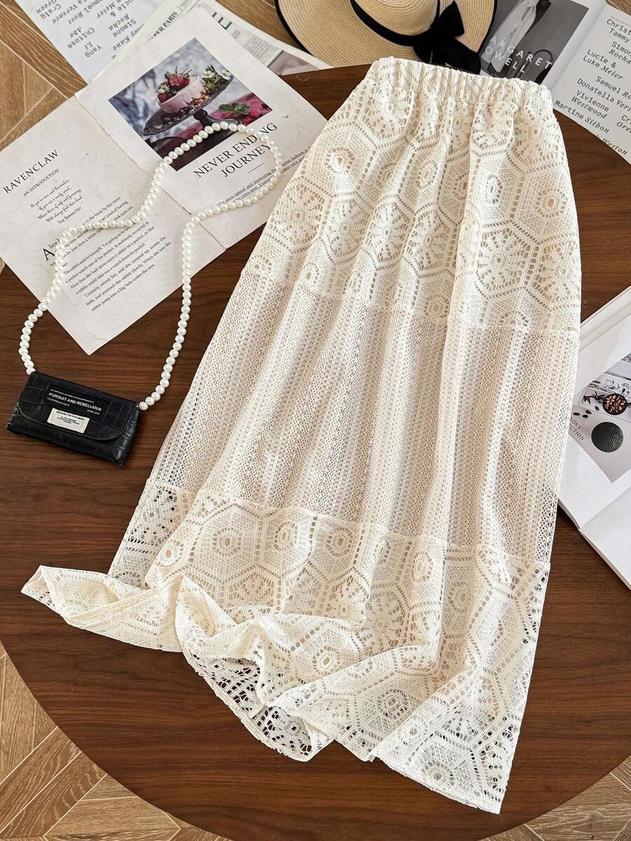 Modelyn Chân váy dài hai lớp màu trơn cỡ lớn thêu họa tiết - Màu be - Xem 1