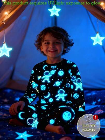 一套男童夜光宇航员和行星印花修身长袖睡衣套装，舒适睡衣，适合春季、秋季及所有季节穿着