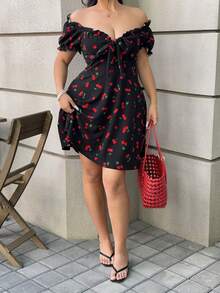 SHEIN EZwear 大码樱桃印花露肩短袖连衣裙，优雅度假装，休闲婚礼宾客礼服，春夏 - 白色 - 查看 3
