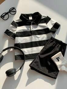 Conjunto de 2 peças para bebê menino/menina: camisa polo de manga curta com gola listrada em preto e branco e shorts pretos. Confortável, casual e elegante para o dia a dia, ideal para ambientes internos e externos, esportes, festas, ensaios fotográficos, festivais, streetwear, Natal, Ano Novo e todas as estações do ano (primavera, verão, outono e inverno). - Preto e Branco - Ver 7