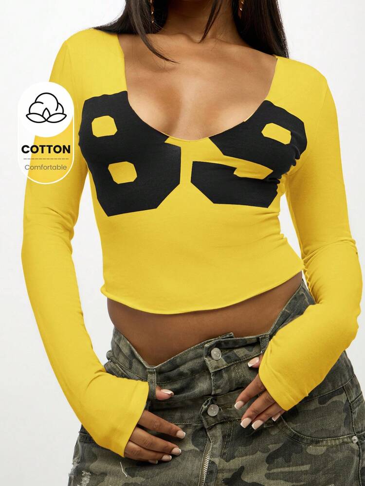 SUMWON WOMEN Langärmliges, kurzes Grafiktop mit V-Ausschnitt