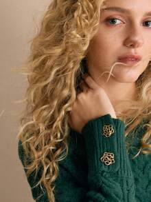 MOTF PREMIUM 绞花针织纯色金属花卉细节毛衣 - 綠色 - 查看 3