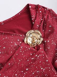 SHEIN PETITE Đầm ngắn tay dài lệch vai đính sequin lấp lánh với viền bèo nhún, điểm nhấn ánh kim, thích hợp cho mùa xuân và mùa thu. - Màu Đỏ Sâu - Xem 3