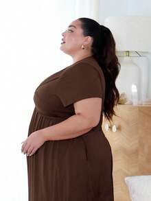 Pretty and Ole Đầm Maxi Tay Ngắn Màu Trơn Đơn Giản, Thiết Kế Đơn Giản, Phù Hợp Cho Trang Phục Đi Nghỉ Của Phụ Nữ - màu nâu - Xem 2