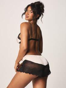 MISSGUIDED Contrast Mesh Lace Trim Lingerie Set With Underwire Bralette And Lace Detailed Shorts