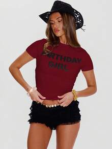 MUSERA 女士生日女孩图案T恤，标语修身可爱上衣，适合度假、节日、假日、机场派对等场合，优雅春夏款 - 酒紅色 - 查看 2
