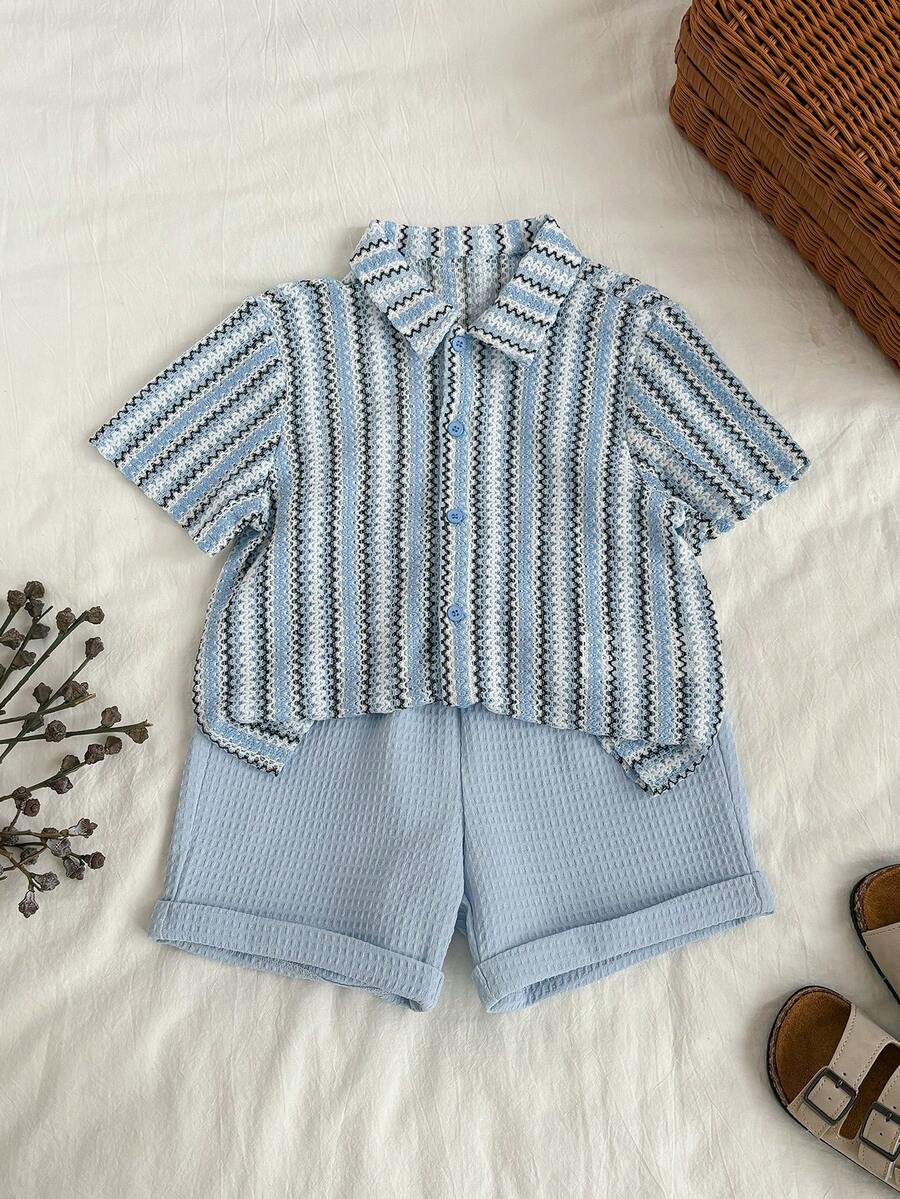 SHEIN Set de 2 piezas de camisa polo de manga corta de punto casual y pantalones cortos de cintura elástica para niño pequeño, adecuado para verano y primavera - Multicolor - Ver 1