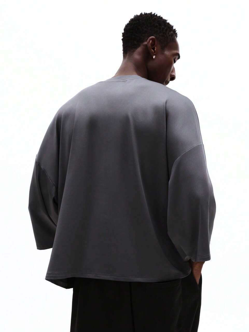Camiseta oversized de gola redonda com estampa no peito