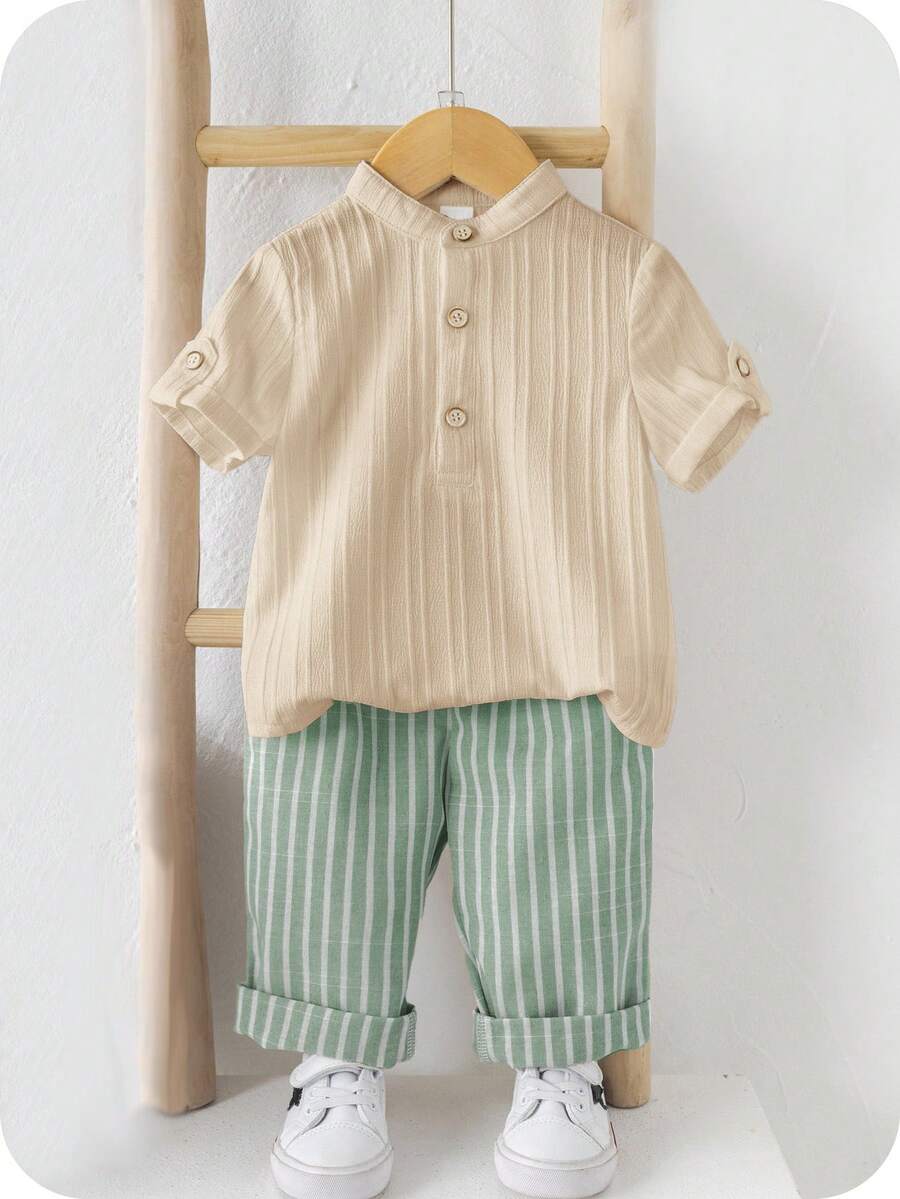 SHEIN 2件套男婴休闲学院风灰色立领衬衫和条纹松紧腰裤套装，适合生日派对、晚宴、演出、婚礼、迎婴派对、一周岁生日庆祝等场合。 - 彩色 - 查看 1