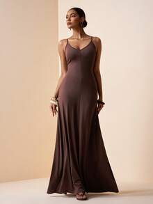 Zivah 2026春夏新品音乐节、复活节、圣帕特里克节、情人节、约会、西部风、游牧风、生日派对、毕业典礼、大学、学生、日常休闲、基础款、休闲、度假、邮轮、海滩、日光浴、爆款、街头风、婚礼宾客波西米亚风、通勤、早午餐、机场、派对、假日郊游、办公着装棕色无袖V领修身A字长裙 - 棕色 - 查看 8